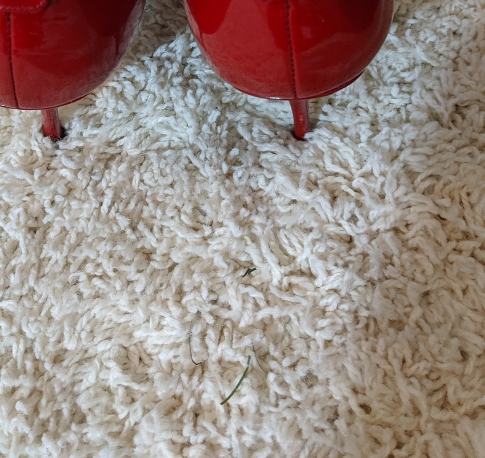 Red Guess heels - Picture 3 of 8